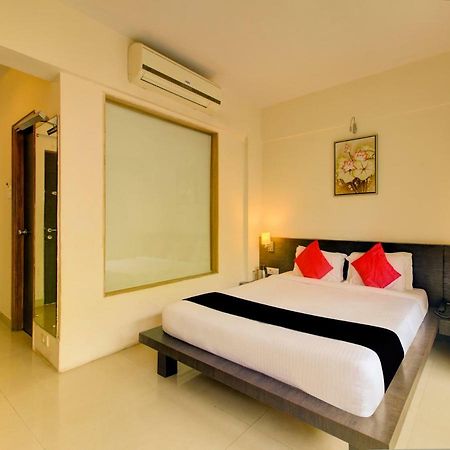 Отель Capital O 36727 Plush Retreat Дайв Экстерьер фото